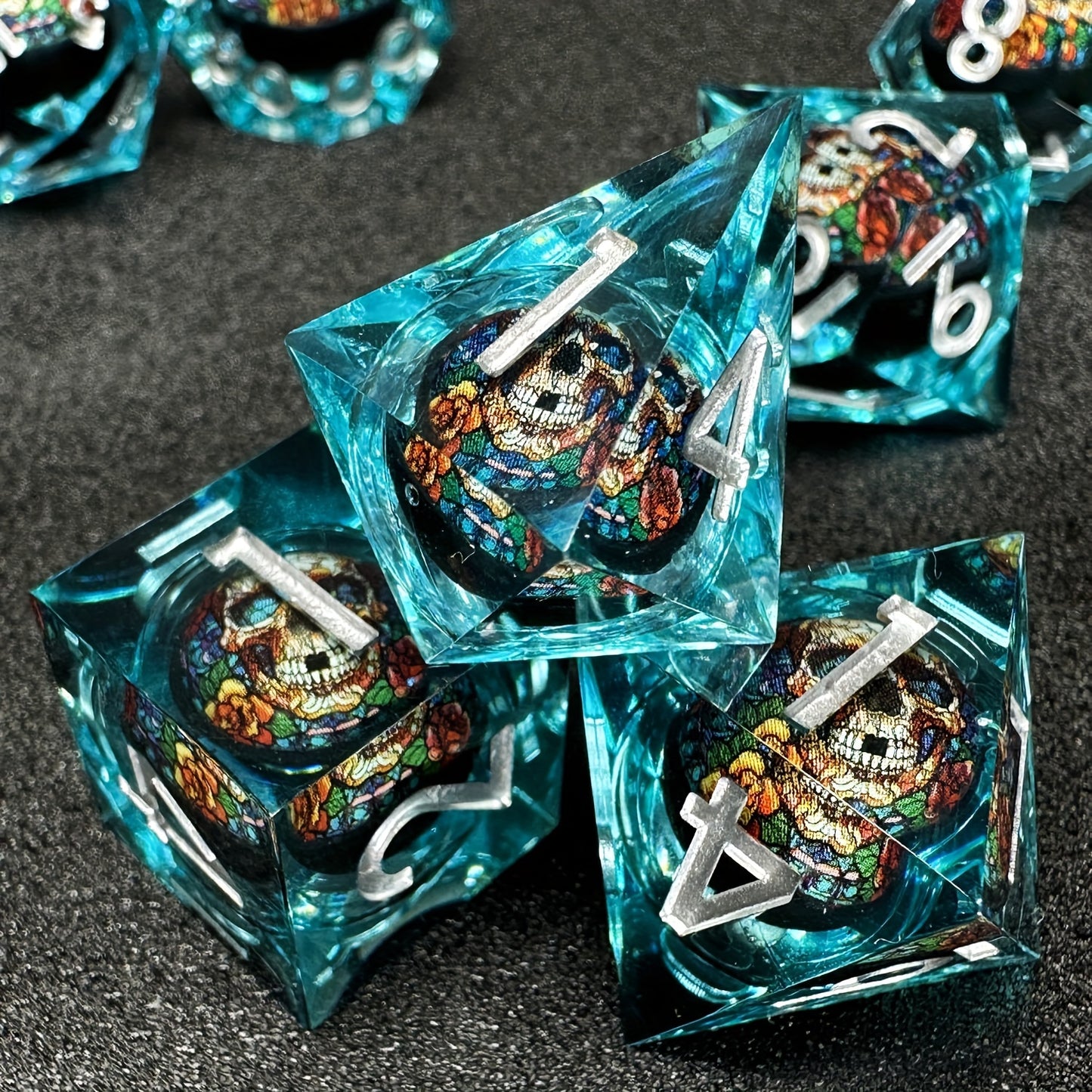 HAOMEJA Skeleton Stardust Resin Dice Set 7 PCS (Skull A & Blue)