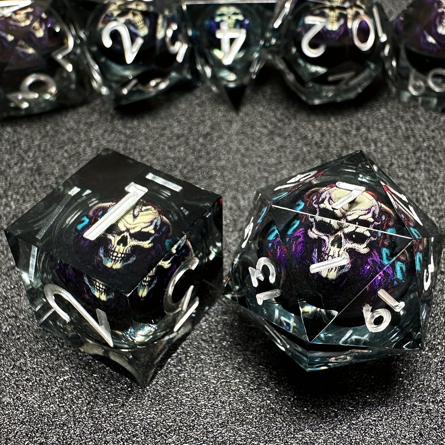 HAOMEJA Skeleton Stardust Resin Dice Set 7 PCS  (Skull B & Black)